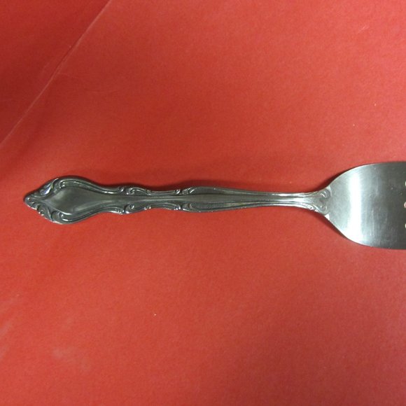 VINTAGE 80'S LIFETIME CUTLERY STAINLESS GLOSSY SCROLL EDGE COLD MEAT FORK - Picture 2 of 7